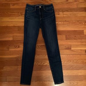 Women’s dark wash hi-rise jegging